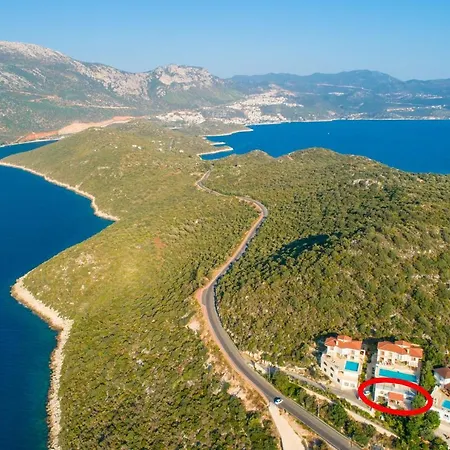 Phellos Villa *