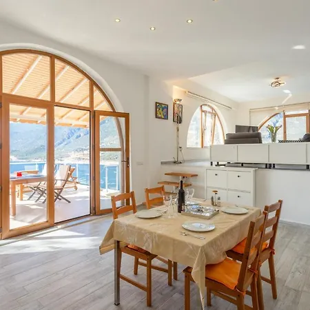 Phellos Villa