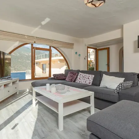 Villa Phellos *